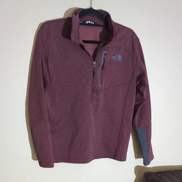 The North Face Burgundy Half-Zip Fleece - Picture 2 of 6